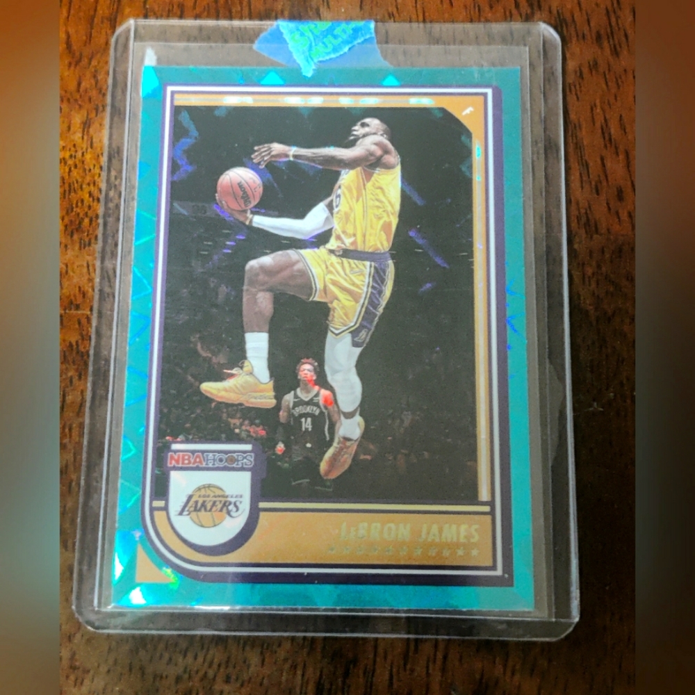 Lebron James Teal Panini Insert Basketball Card